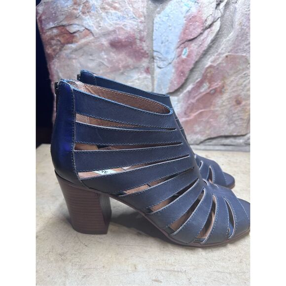Steve Madden Vendettaa Navy Open-Toe Caged Block Heeled Bootie Sz 8.5B - Picture 10 of 11